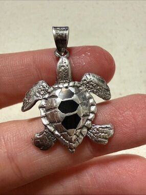 Sterling Silver 925 Turtle Pendant Necklace with Black Inlay
